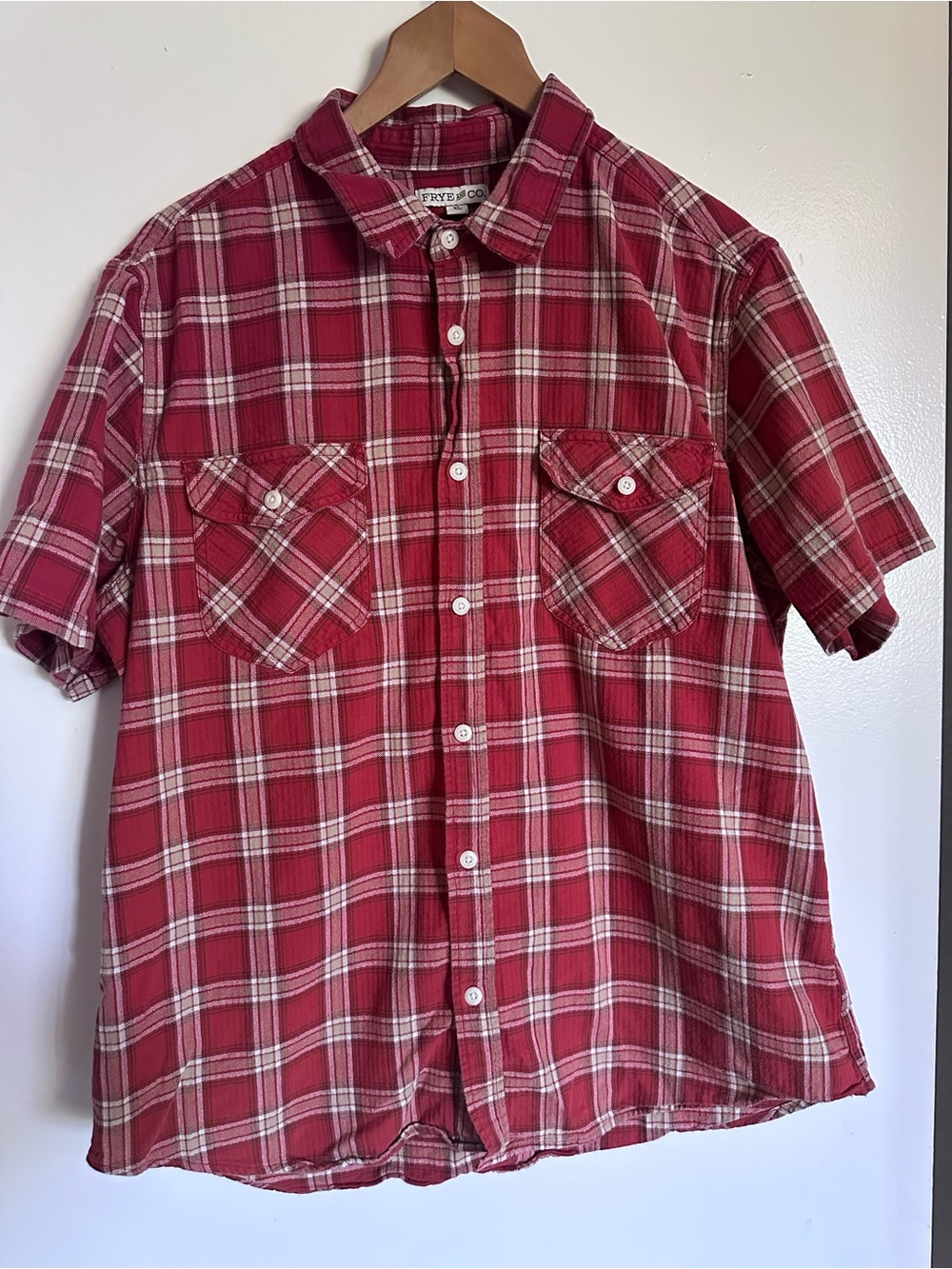 FRYE AND CO. Red Plaid Short-Sleeve Button-Down Cotton Shirt
